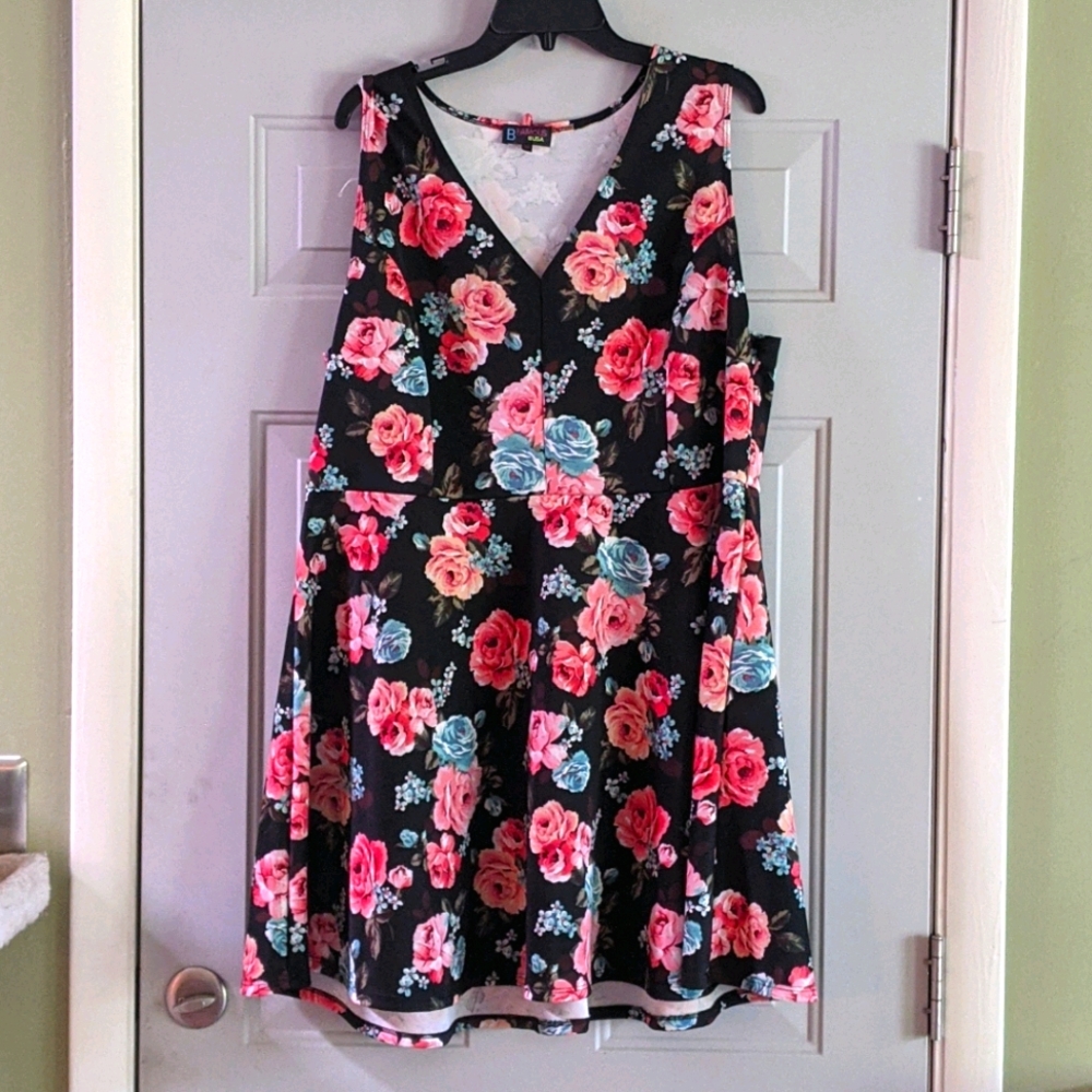 BFamous Black Floral Mini Dress 💐